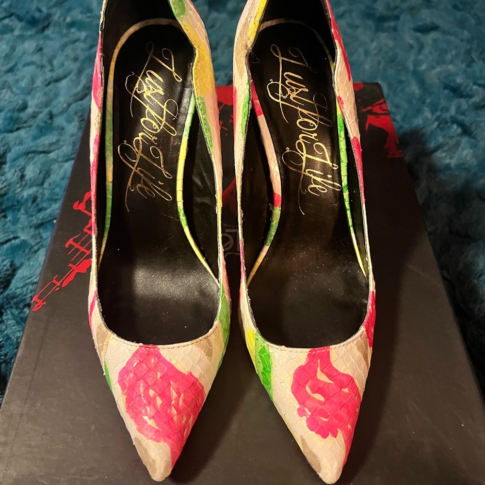 Lust for Life Kash White Multi Neon Snakeskin Pumps Size - 8